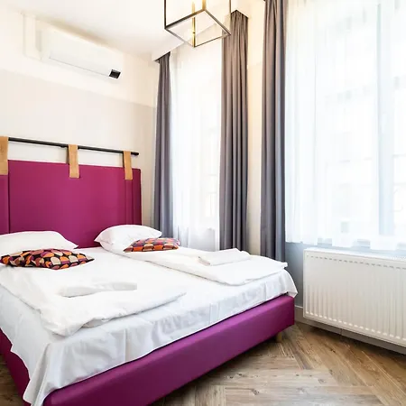 Victoria Apartment *